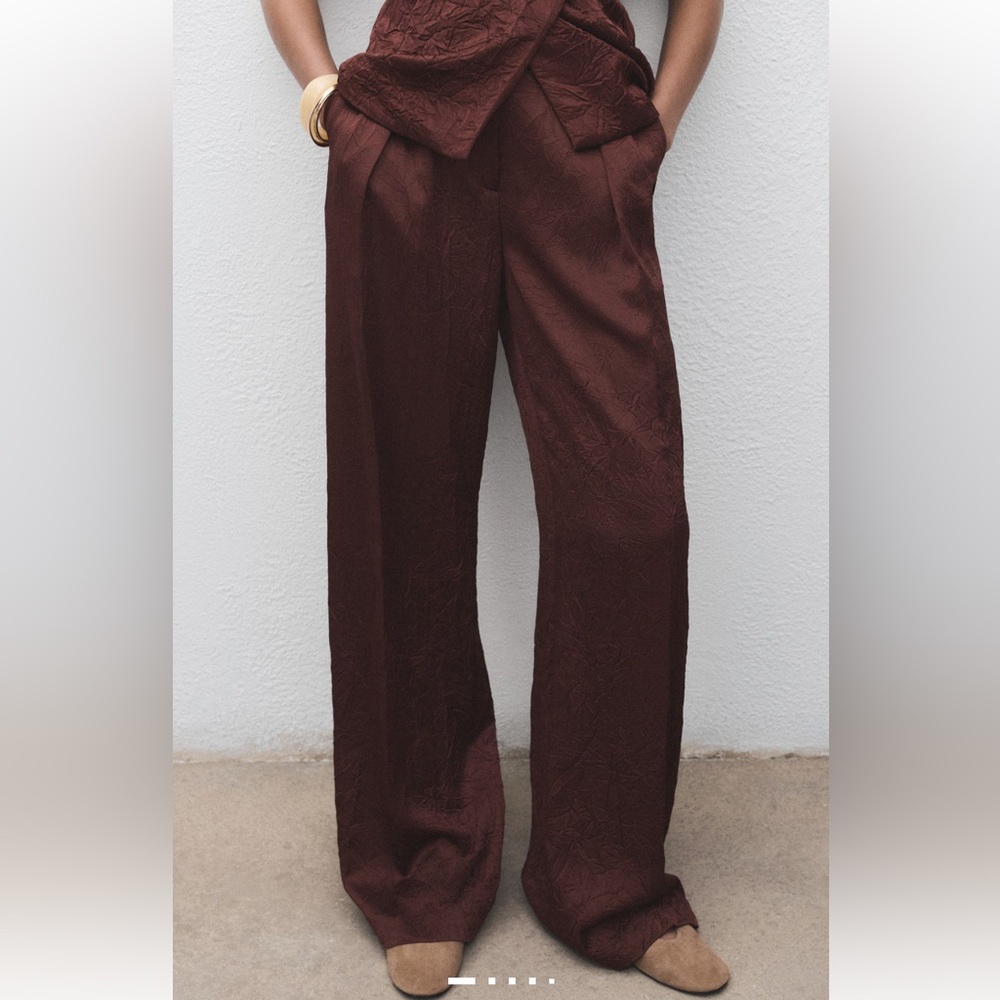 NWT Mango straight leg crinkle effect pants in chocolate